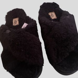 Ugg slipper slides sandals in b Black
